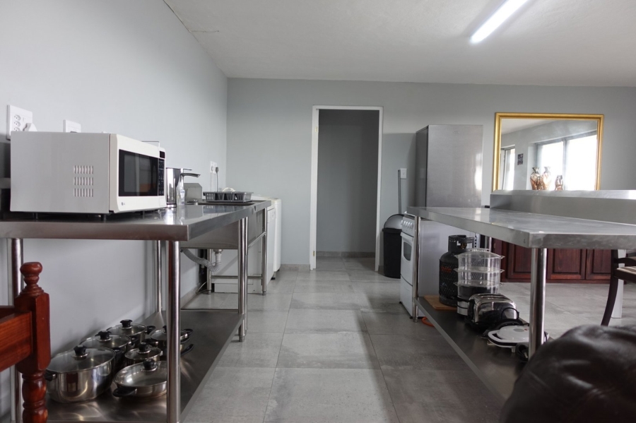 6 Bedroom Property for Sale in Outeniqua Strand Western Cape